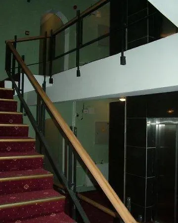 Madi Otel